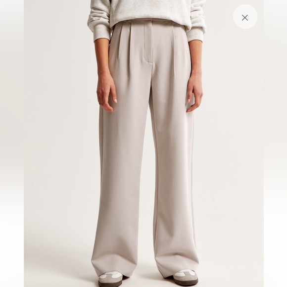 Abercrombie and Fitch Sloane Tailored Wide Leg Pant Short - Picture 3 of 12